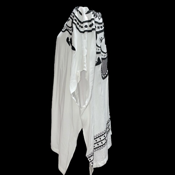 Chico’s Gorgeous Black & White Embroidered Ruana Cover-Up / Jacket - Picture 3 of 9